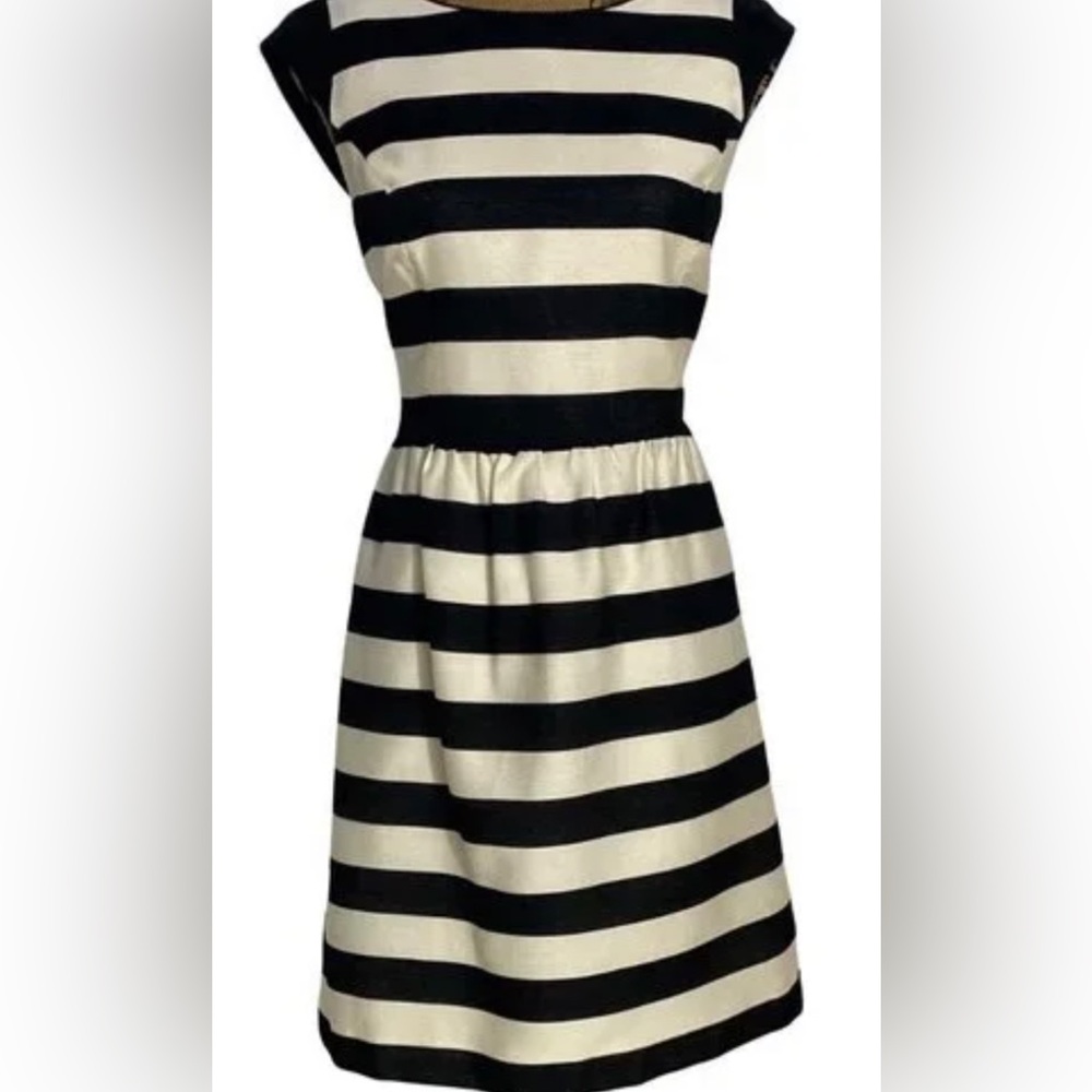 NWT Antonio Melani ivory/black  dress size 4
